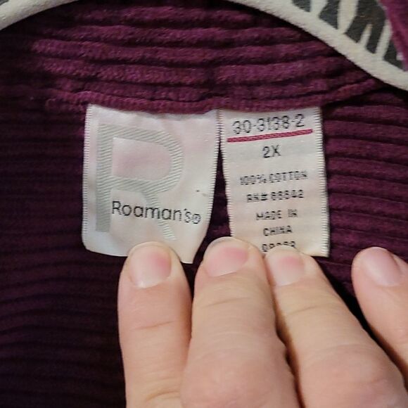 COPY - Roman's 2X Corduroy topGreat pre-owned condition heavyweight Cranberry c… - Picture 3 of 5